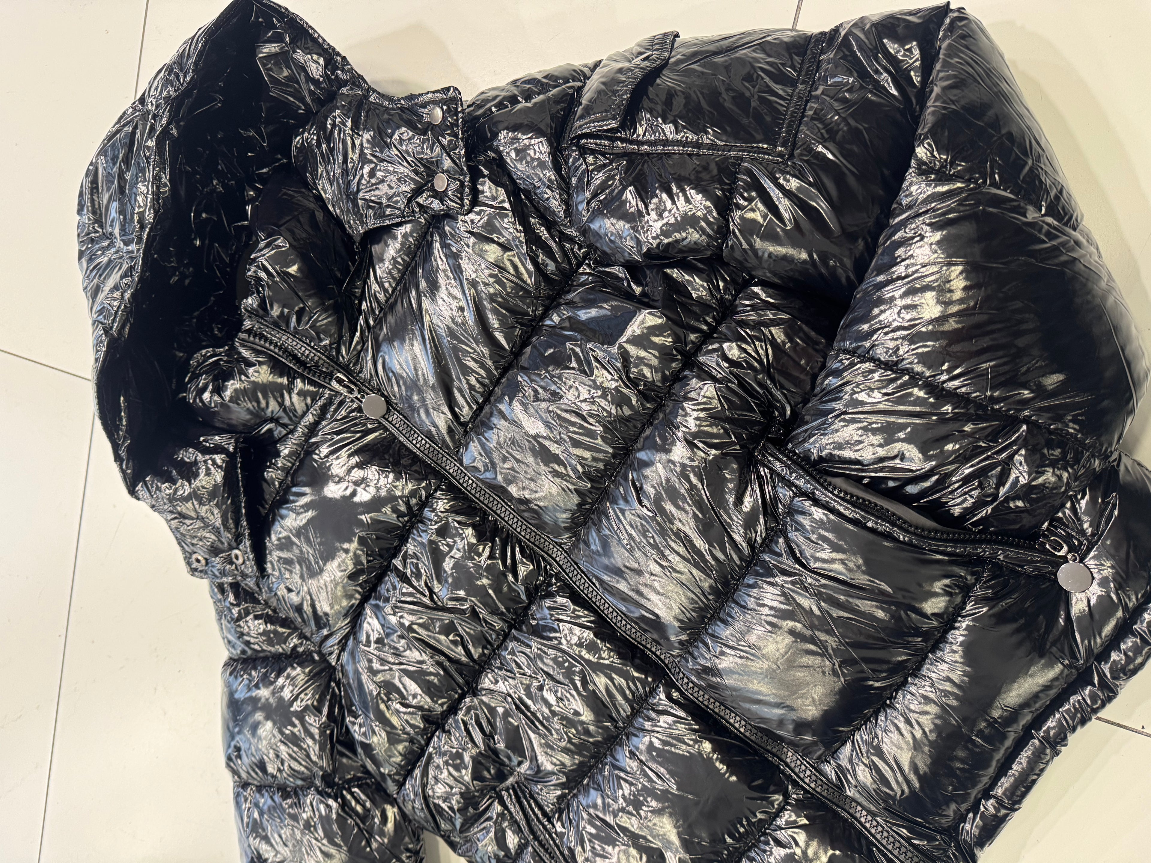 Doudoune noir brillante